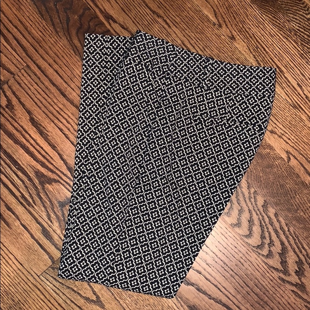 Loft Black and beige pattern pants. Size 6